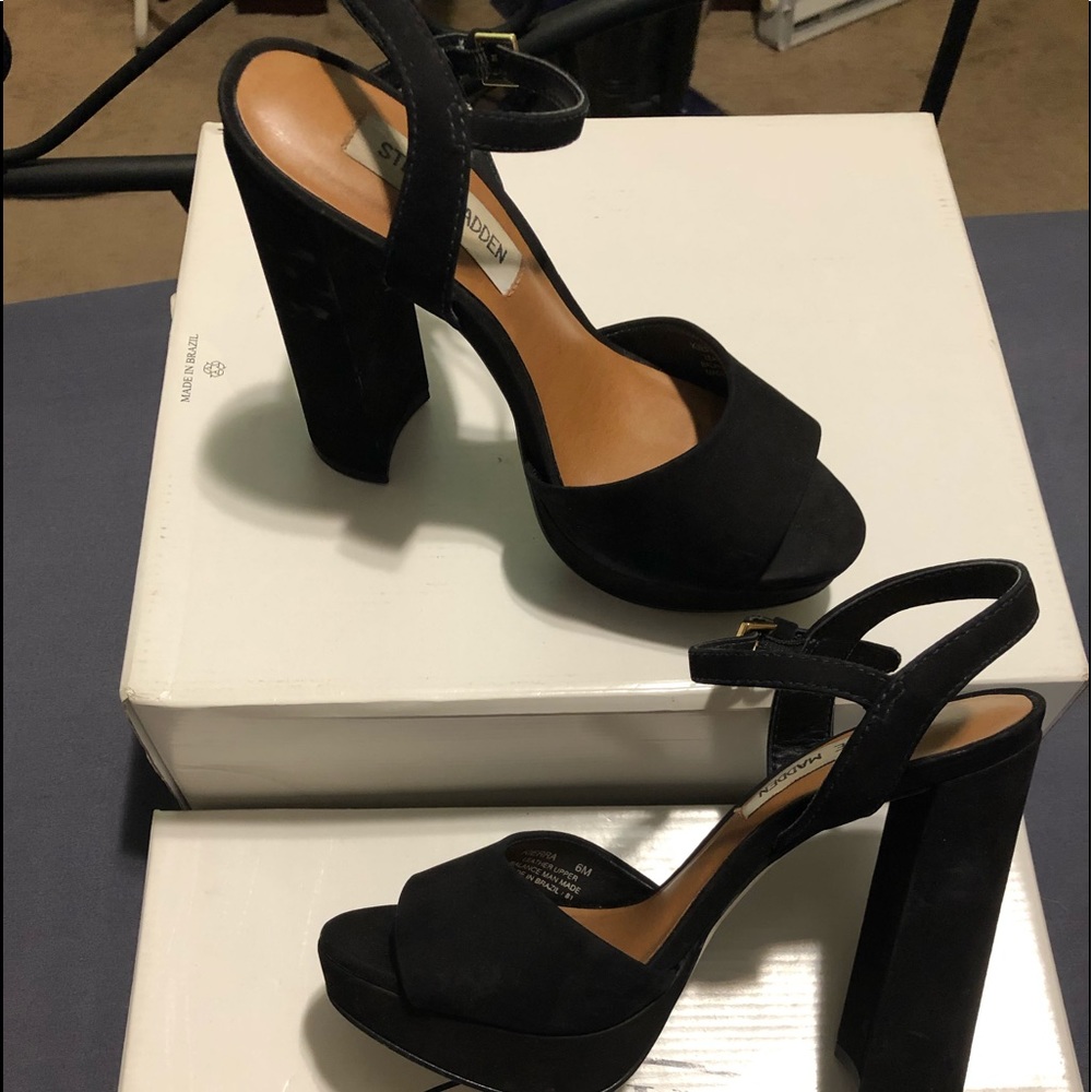 Q Size 6. Steve Madden Black  Block Heels